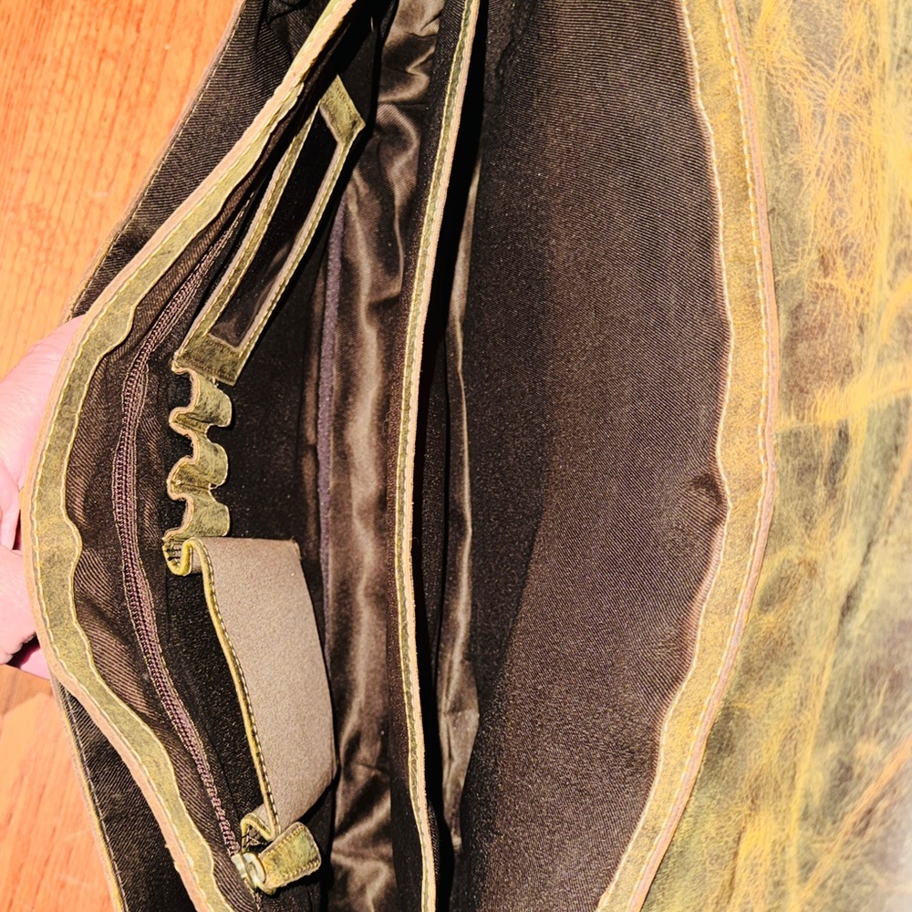 Myra Bag leather messenger. Used once. - Picture 2 of 8